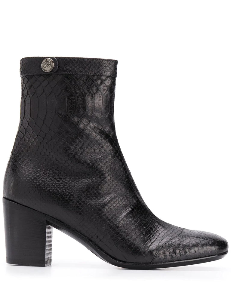 Schwarzer Stiefel mit mittelhohem Absatz