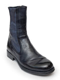 Dunkelblauer flacher Stiefel