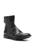 Schwarzer flacher Stiefel