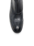 Dunkelbrauner Stiefel mit mittelhohem Absatz