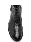 Dunkelbrauner Stiefel mit mittelhohem Absatz