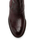 Brauner Stiefel mit mittlerem Absatz