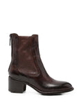 Brauner Stiefel mit mittlerem Absatz